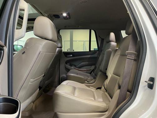 Iridescent Pearl Tricoat 2017 Chevrolet Tahoe Premier