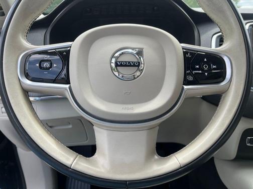 Denim Blue Metallic 2020 Volvo XC90 T6 Momentum