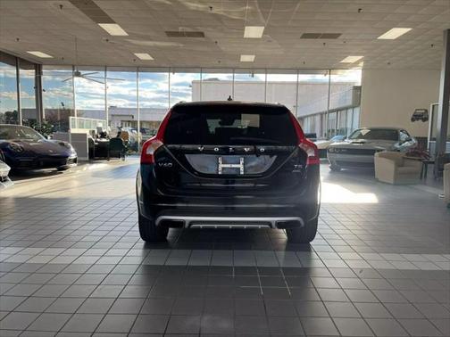 2017 Volvo V60 Cross Country T5