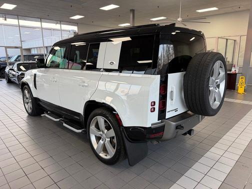 2023 Land Rover Defender 110 X-Dynamic SE