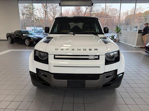 2023 Land Rover Defender 110 X-Dynamic SE