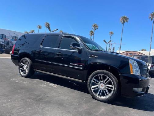 BLACK 2013 Cadillac Escalade ESV Premium