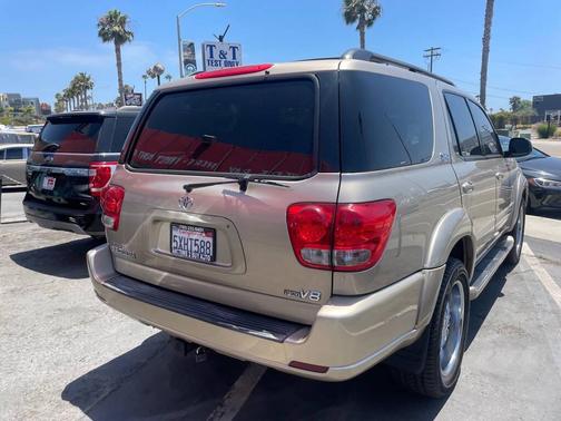 GOLD 2006 Toyota Sequoia SR5