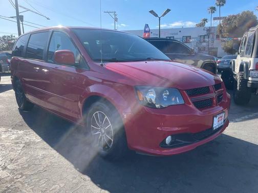 RED 2016 Dodge Grand Caravan R/T