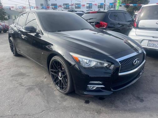2015 INFINITI Q50 Premium