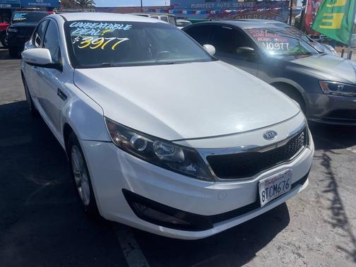 WHITE 2011 Kia Optima LX