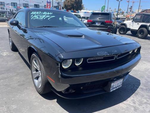 BLACK 2019 Dodge Challenger SXT