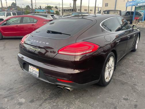 2015 Porsche Panamera 4