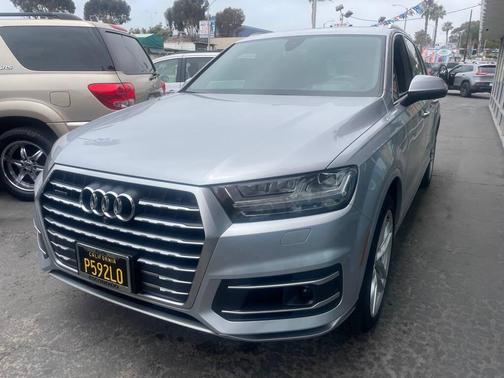 SILVER 2018 Audi Q7 3.0T Prestige