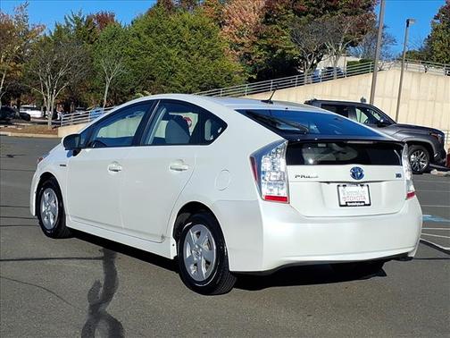 2010 Toyota Prius III