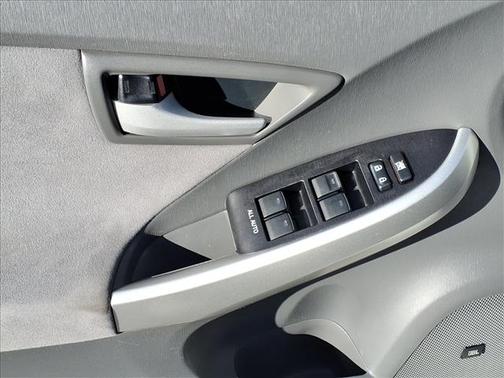 2010 Toyota Prius III