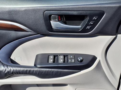 2015 Toyota Highlander Limited Platinum