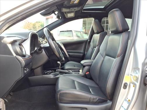 2017 Toyota RAV4 Hybrid SE