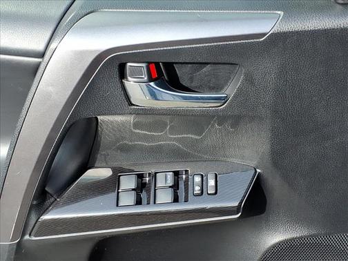 2017 Toyota RAV4 Hybrid SE