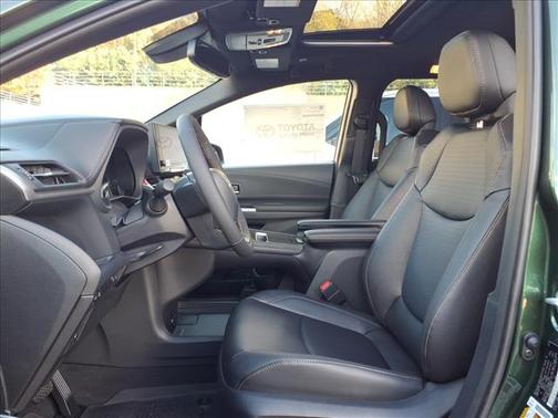 2025 Toyota Sienna Woodland Edition