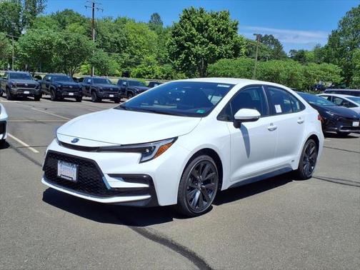 2025 Toyota Corolla Hybrid SE