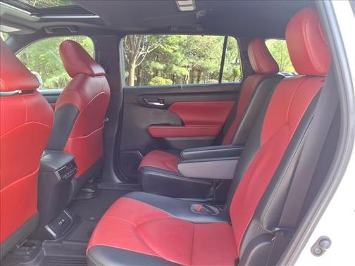 Blizzard Pearl 2021 Toyota Highlander XSE