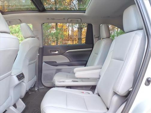 2019 Toyota Highlander Limited Platinum