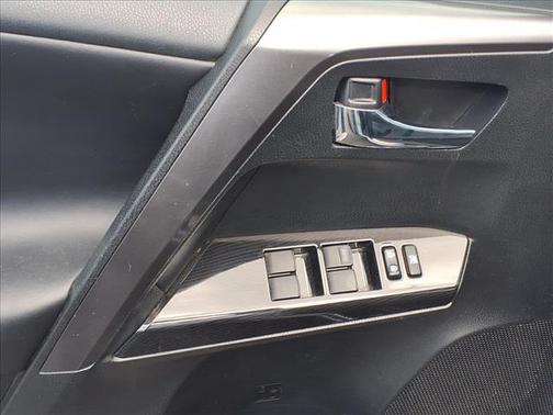 2018 Toyota RAV4 Hybrid SE