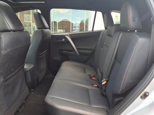 2018 Toyota RAV4 Hybrid SE