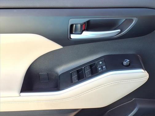 2025 Toyota Highlander Hybrid XLE