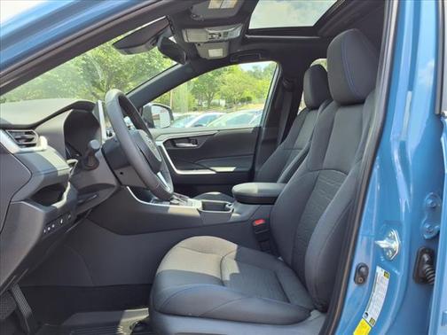 2025 Toyota RAV4 Hybrid SE
