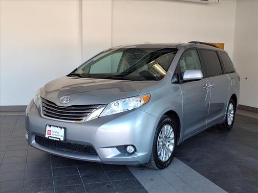2017 Toyota Sienna XLE Premium