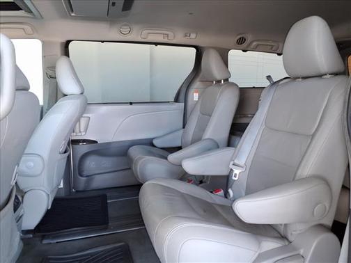 2017 Toyota Sienna XLE Premium