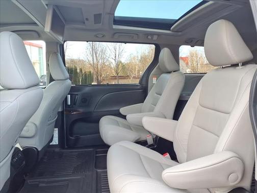 2019 Toyota Sienna Limited Premium