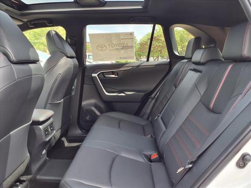 2025 Toyota RAV4 Hybrid SE