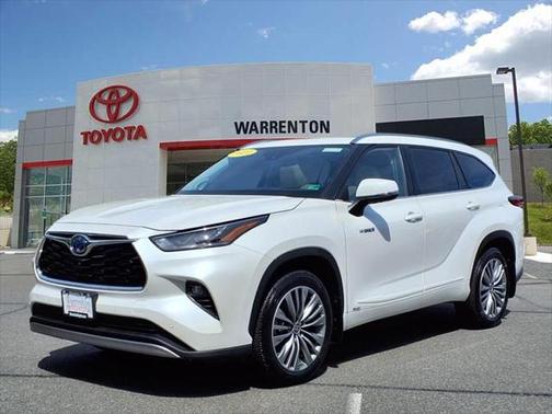 2021 Toyota Highlander Hybrid Platinum