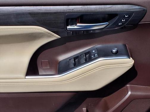 2021 Toyota Highlander Hybrid Platinum