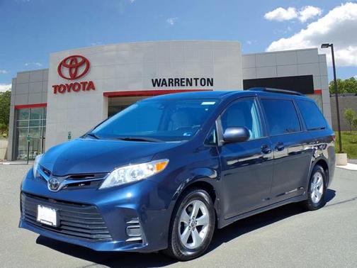 2019 Toyota Sienna LE