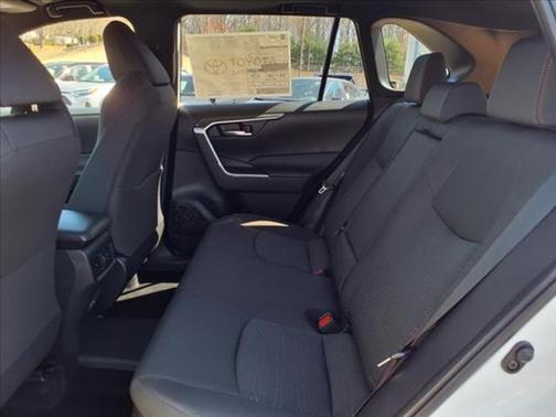 2025 Toyota RAV4 Hybrid SE