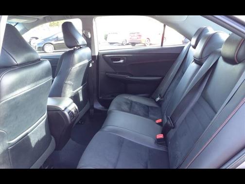 Photo 5 of 18 of 2017 Toyota Camry XSE