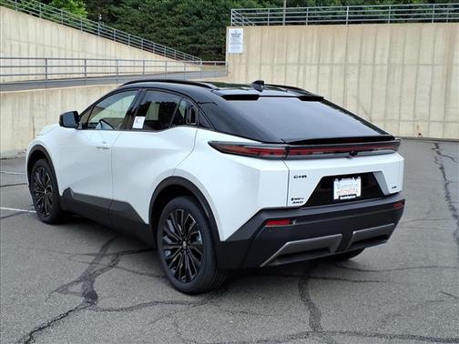 Wind Chill Pearl w/Midnight Black Metallic Roof 2026 Toyota C-HR XSE