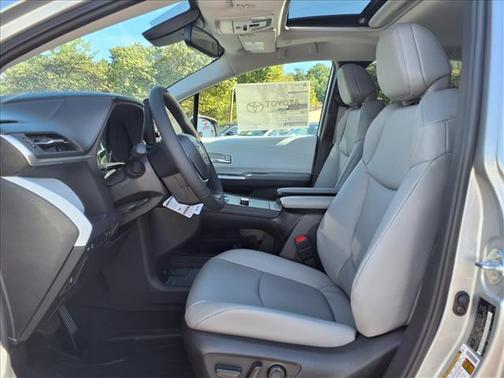 2025 Toyota Sienna XLE 7 Passenger