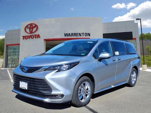 2025 Toyota Sienna XLE 7 Passenger