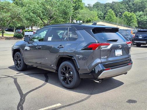 2025 Toyota RAV4 Hybrid SE