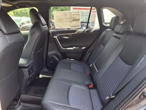2025 Toyota RAV4 Hybrid SE
