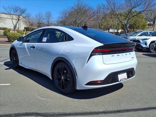 2025 Toyota Prius L