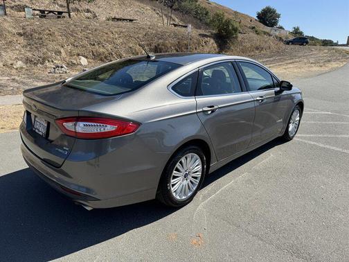 2014 Ford Fusion Hybrid SE