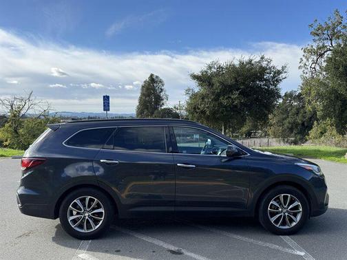 2018 Hyundai SANTA FE SE