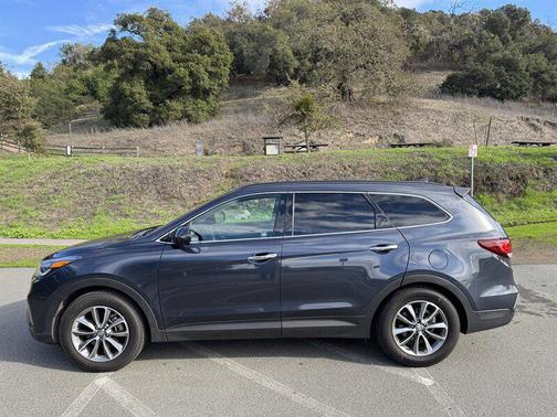 2018 Hyundai SANTA FE SE