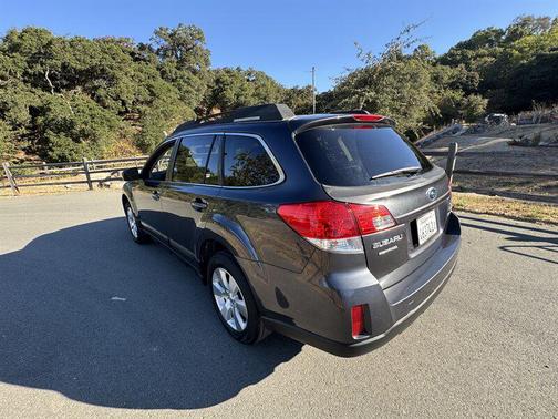 2011 Subaru Outback 3.6 R
