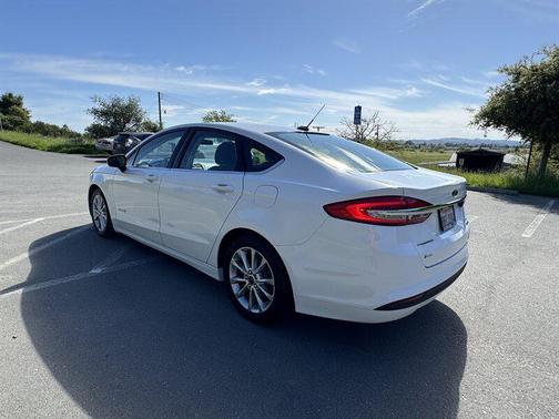 2017 Ford Fusion Hybrid SE