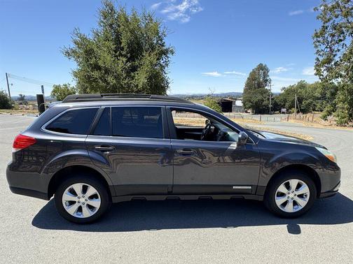 2011 Subaru Outback 2.5 i Premium