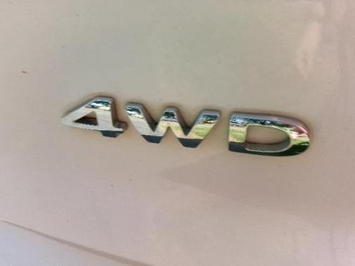 WHITE Platinum Metal 2017 Ford Explorer Limited