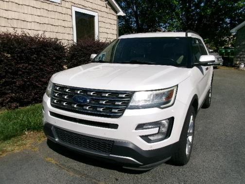 WHITE Platinum Metal 2017 Ford Explorer Limited