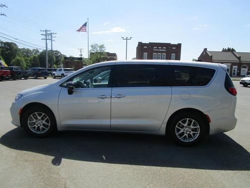 Silver Mist 2024 Chrysler Pacifica Touring L